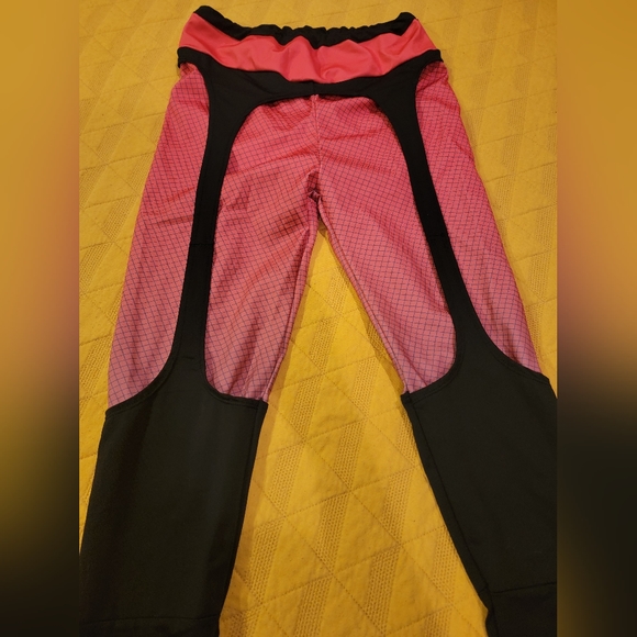 Women's exotic yoga pants - Picture 6 of 7